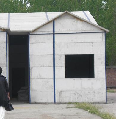  輕質(zhì)復(fù)合夾心隔墻板價(jià)格