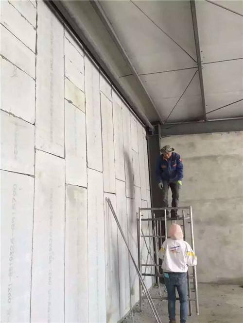 輕質(zhì)隔墻板